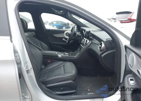 2020 Mercedes-Benz C 300 z USA, uszkodzony, nr VIN W1KWF8DB7LR595891